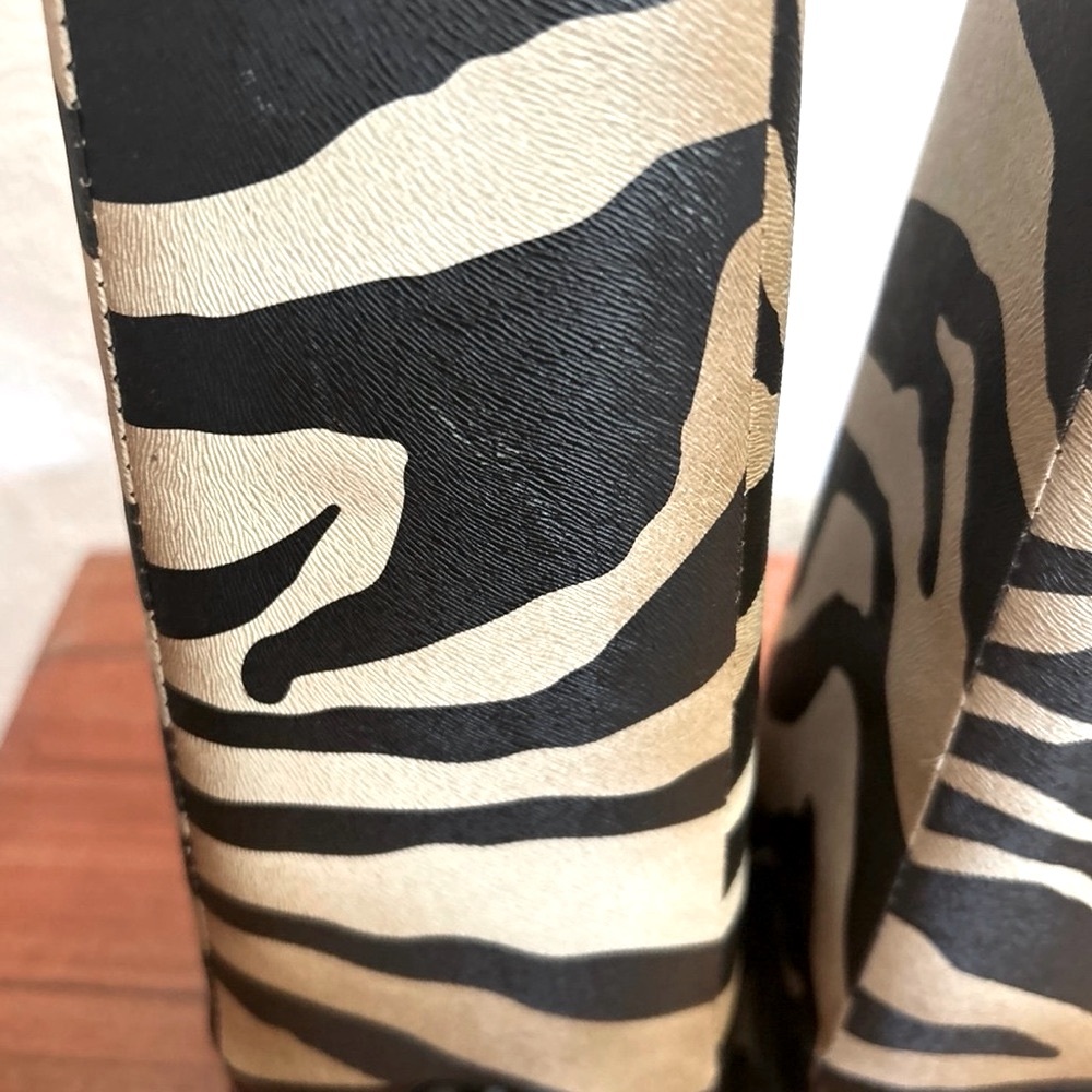 Pair of Zebra Pillar Candle Stands - Picture 5 of 11